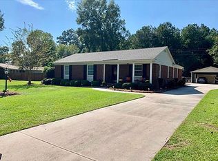 345 Central Dr, Snow Hill, NC 28580