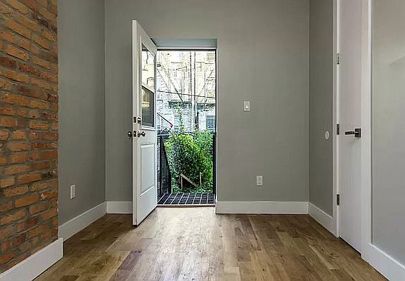 4th image of 429 Menahan St APT 2
