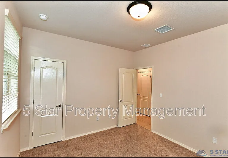 1908 William Caples St — Photo 32