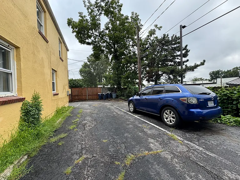 1003 W 38th St #A — Photo 2