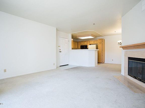 5th image of 5805 Oak Bend Ln Unit 102