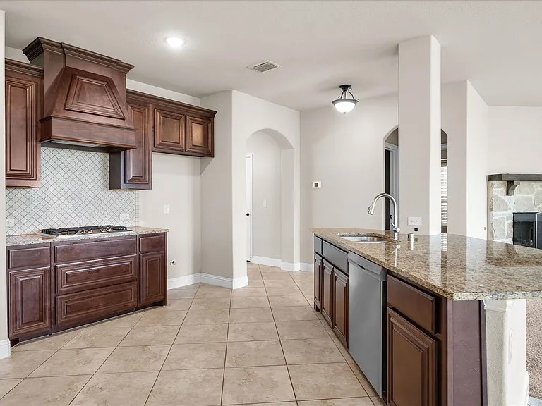 350 Red Cedar Dr — Photo 6