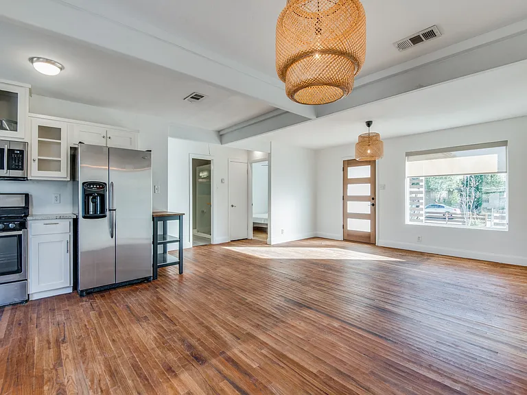 3739 Almazan Dr — Photo 6