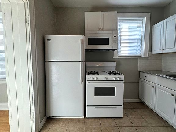 5th image of 1406 Woodland Dr #2S