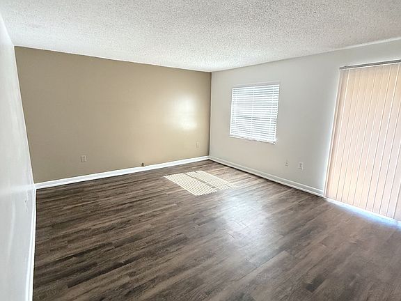3rd image of 2539 N Alafaya Trl APT 74