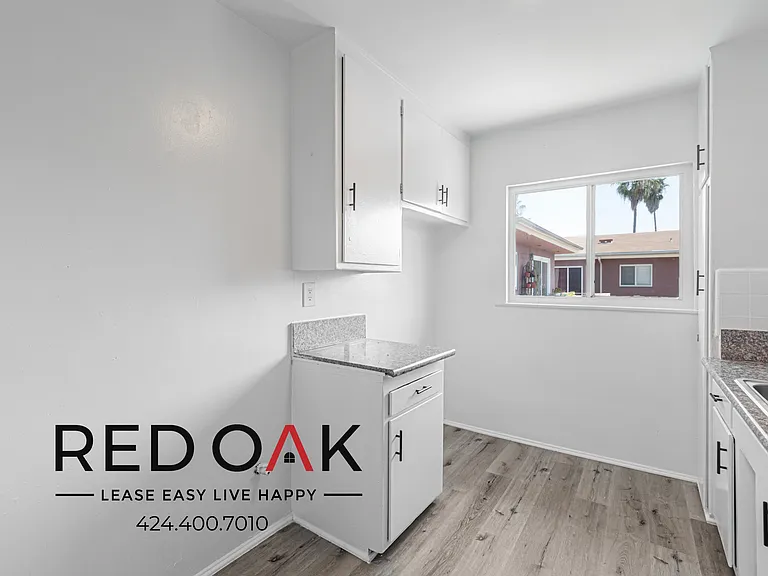 3925 Roxanne Ave #19 — Photo 6
