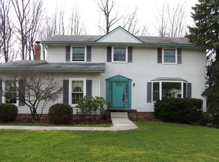 32850 N Burr Oak Dr, Solon, OH 44139