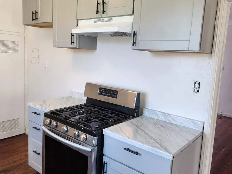 1327 Miller St — Photo 9