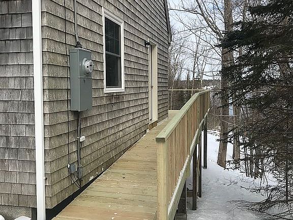  deck to side kitchen door