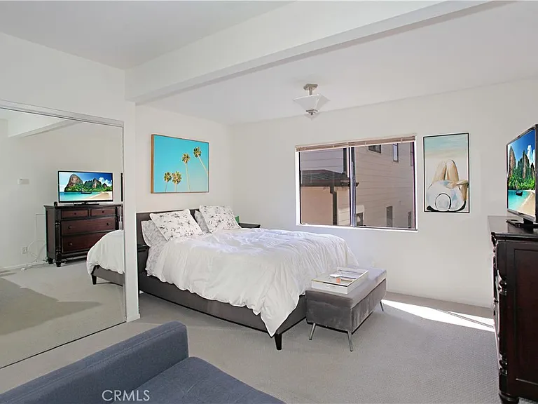405 Heliotrope Ave #B — Photo 2