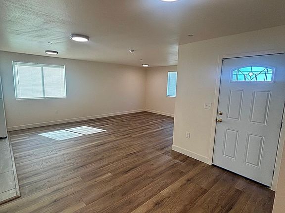 3rd image of 1830 W 48th St