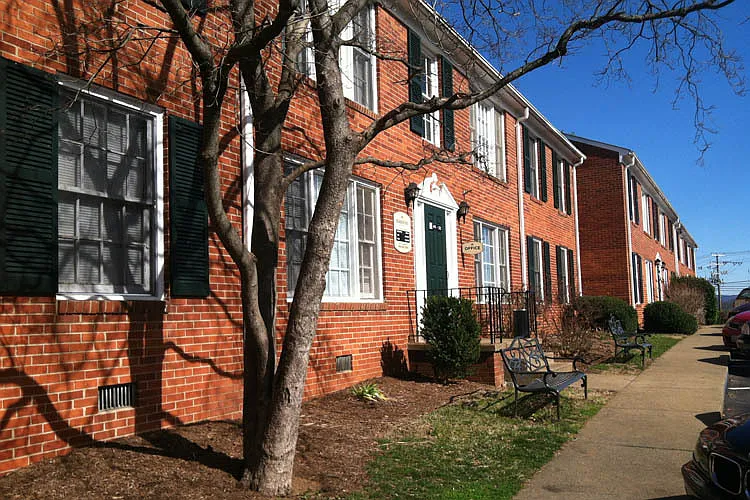 Berkshire and Barter Court Apartments — Photo 14