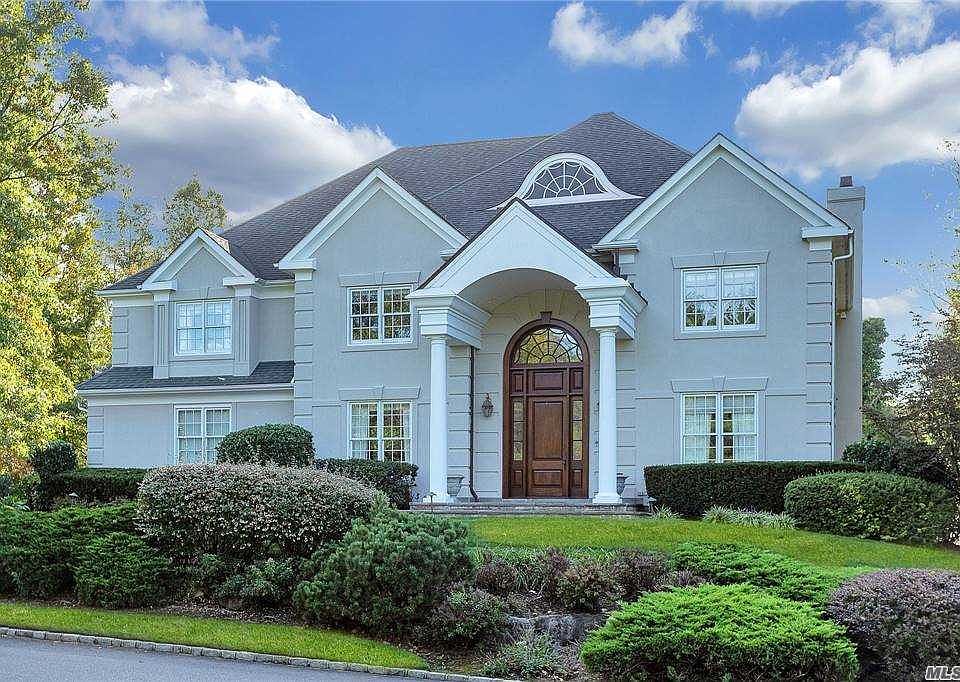 1st image of 28 Stone Hill Dr S