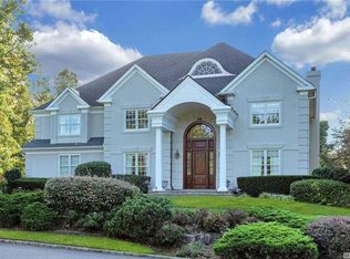 28 Stone Hill Dr S, Manhasset, NY 11030