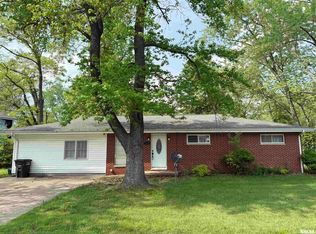 2000 W Gray Dr, Carbondale, IL 62901