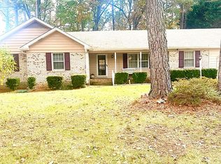 6800 Valley Dr, Raleigh, NC 27612