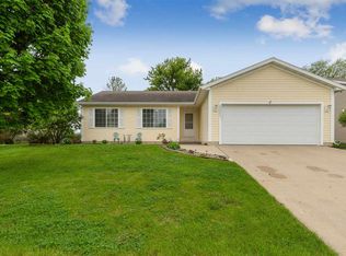 6001 Bethpage Cir SW, Cedar Rapids, IA 52404