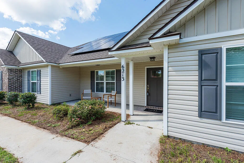 4 bed, 2.0 bath, 1882 sqft, $2,200 — Photo 3