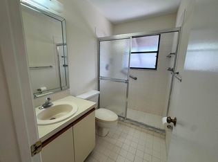 446 Knollwood Ct, Royal Palm Beach, FL 33411