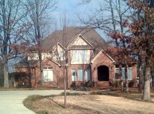 2004 E Mount View Dr, Corinth, MS 38834