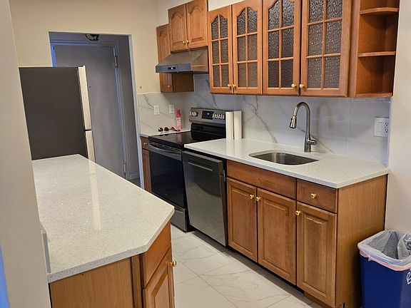 4th image of 59 175th Pl Floor 2