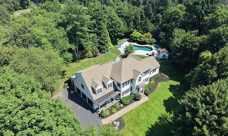 1st image of 60 Old Oaken Bucket Rd