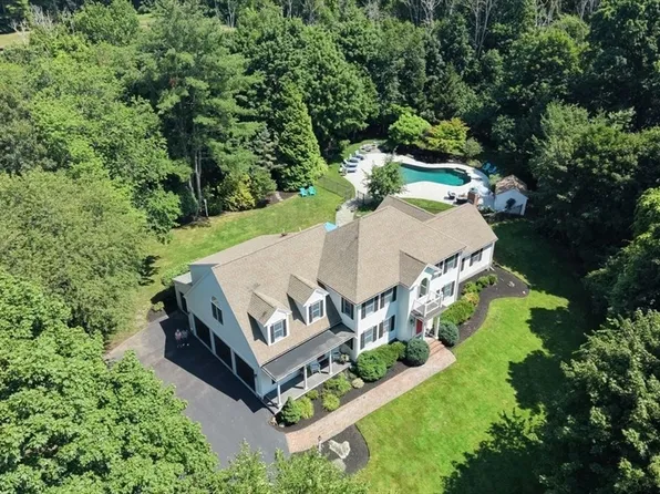 60 Old Oaken Bucket Rd, Norwell, MA 02061