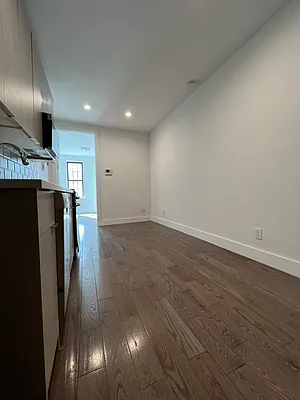 Rented by Yup Realty LLC | media 22