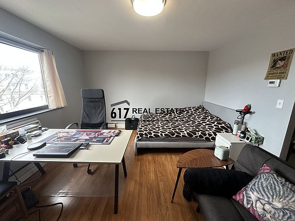 4th image of 35 Glencoe St APT 35