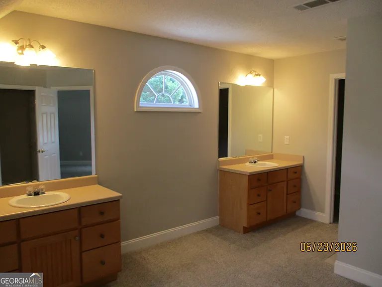 143 Marshas Vineyard — Photo 21