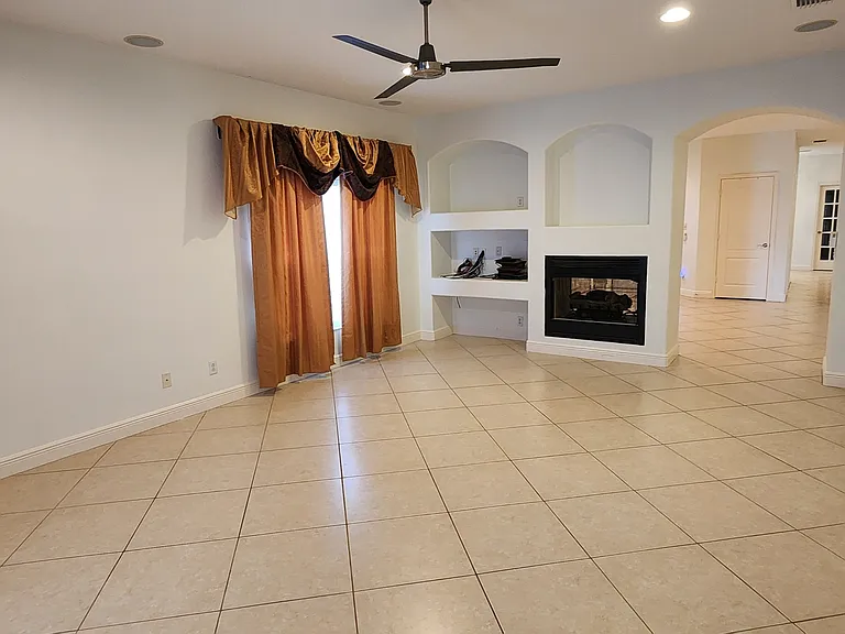 20003 Nob Oak Ave — Photo 12