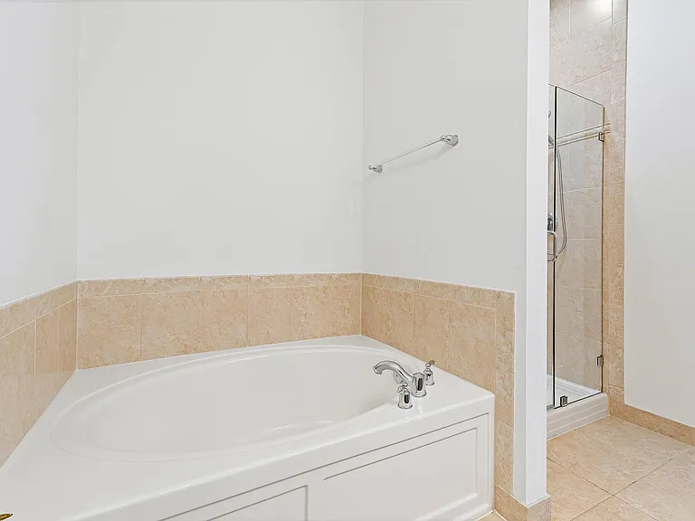 150 Lismore Ln — Photo 30