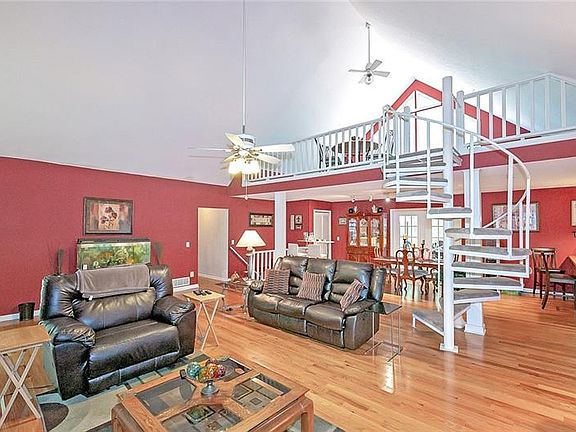 5th image of 6100 Shallow Wood Ln