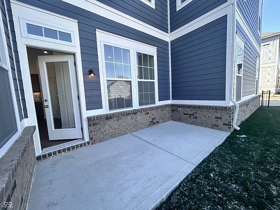 3rd image of 776 Templeton Dr