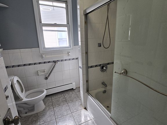 4th image of 958 Grove St #G2