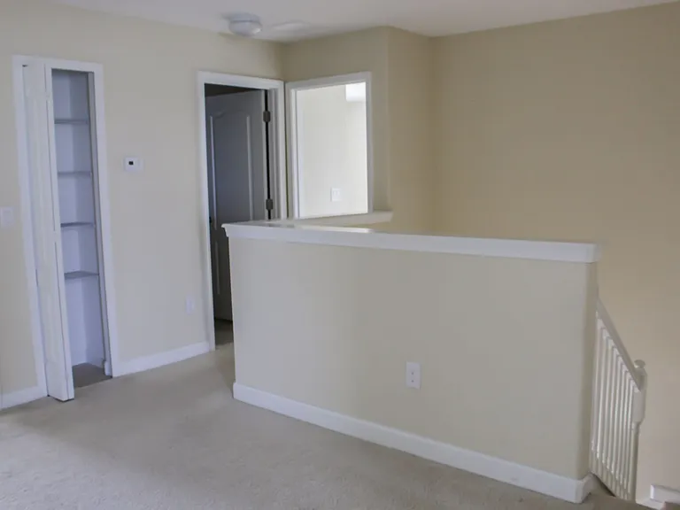 1718 Thetford Cir — Photo 16