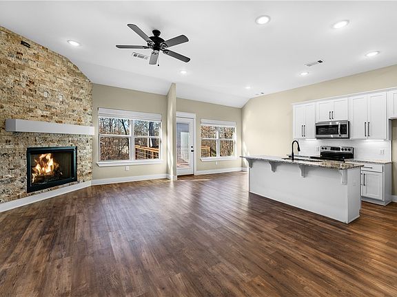 5th image of 9 Kirkconnel Ln