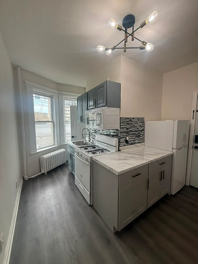1 bed, 795 sqft, $1,650 — Photo 2