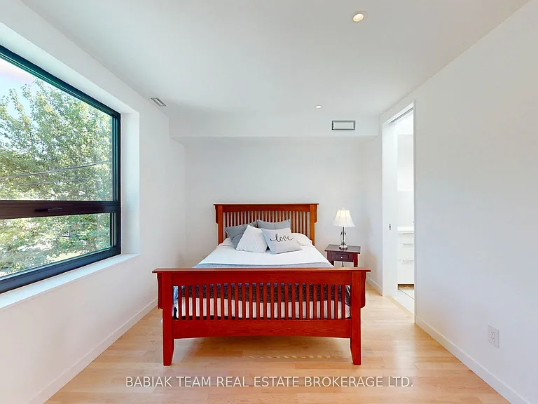 149 Maria St #UPPER — Photo 17
