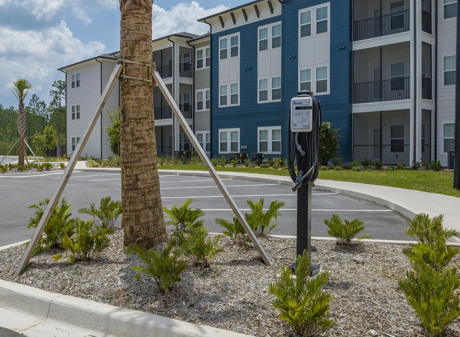 THE VANTAGE APARTMENTS — Photo 1