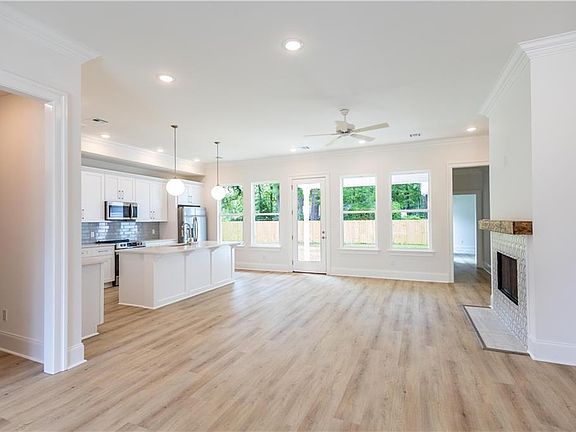 3rd image of 2113 Ozone St