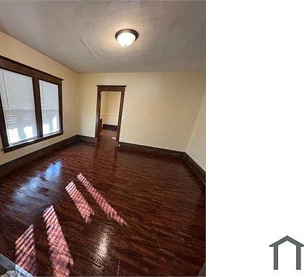 2nd image of 119 S Gardiner Ave