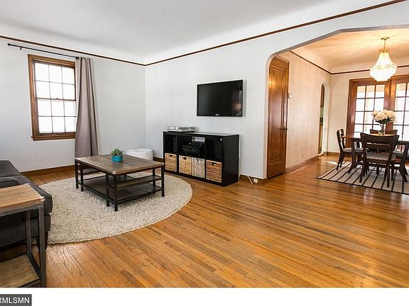 5th image of 3118 Cleveland St NE