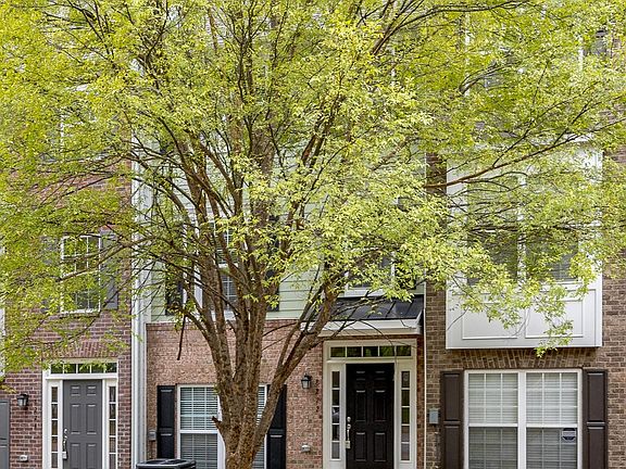 2nd image of 8222 Lenox Creekside Dr