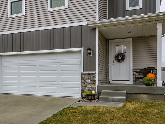 3rd image of 522 Elizabeth Ln NW
