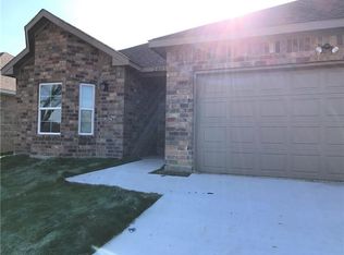 2805 NW 17th St, Fort Worth, TX 76106