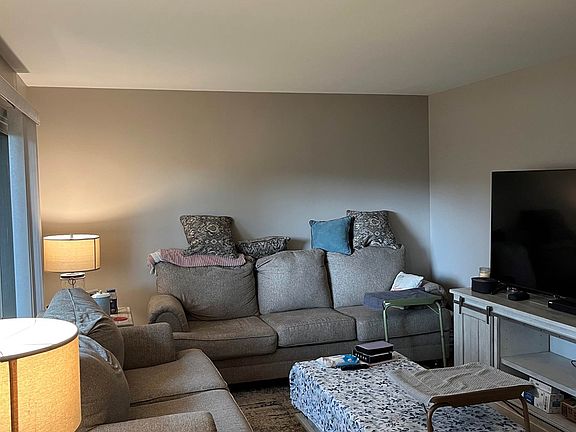 3rd image of 1917 Carol Dr