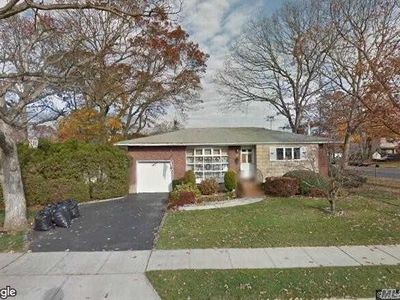 89 Smith St, Massapequa Park, NY, 11762