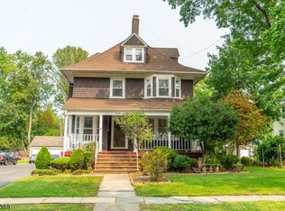 243 E 3rd Ave, Roselle, NJ 07203