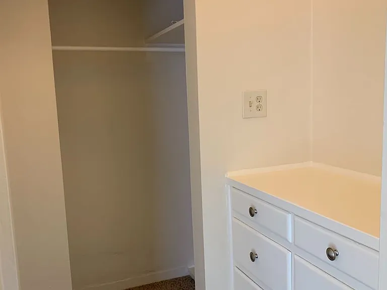 433 Nutmeg St — Photo 4